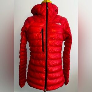 The North Face Summit Series 800 Down Jacket – Lightweight Performance